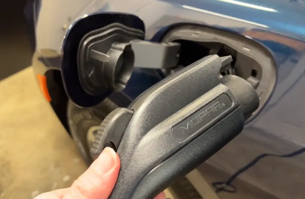 chrysler pacifica issue detected check external charging station fix