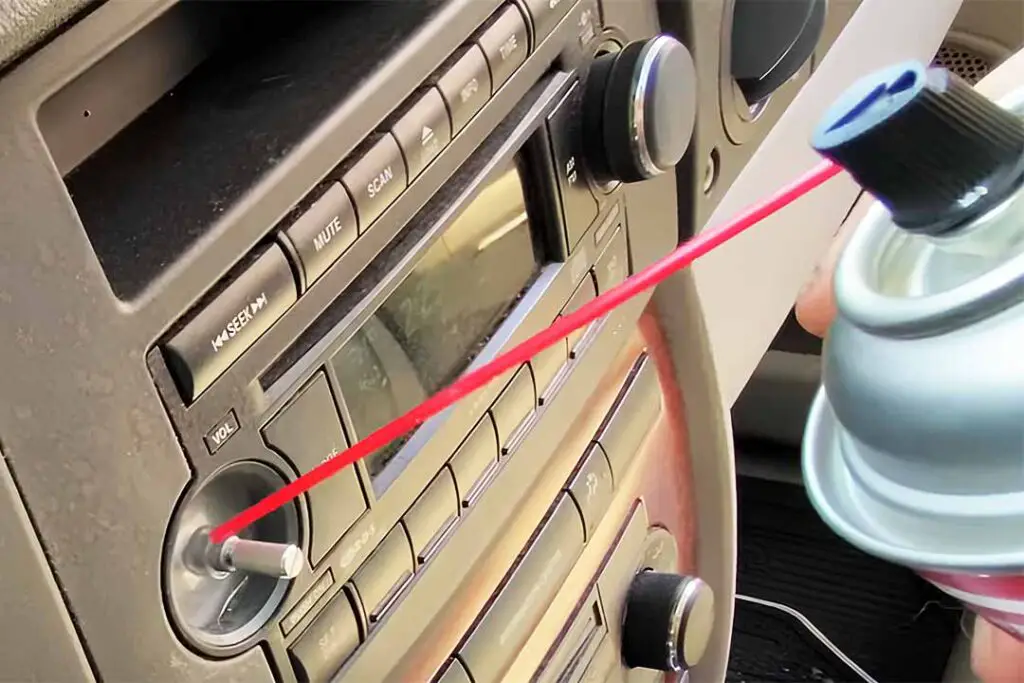 Cleaning Volume Knob Using Electrical Contact Cleaner Spray